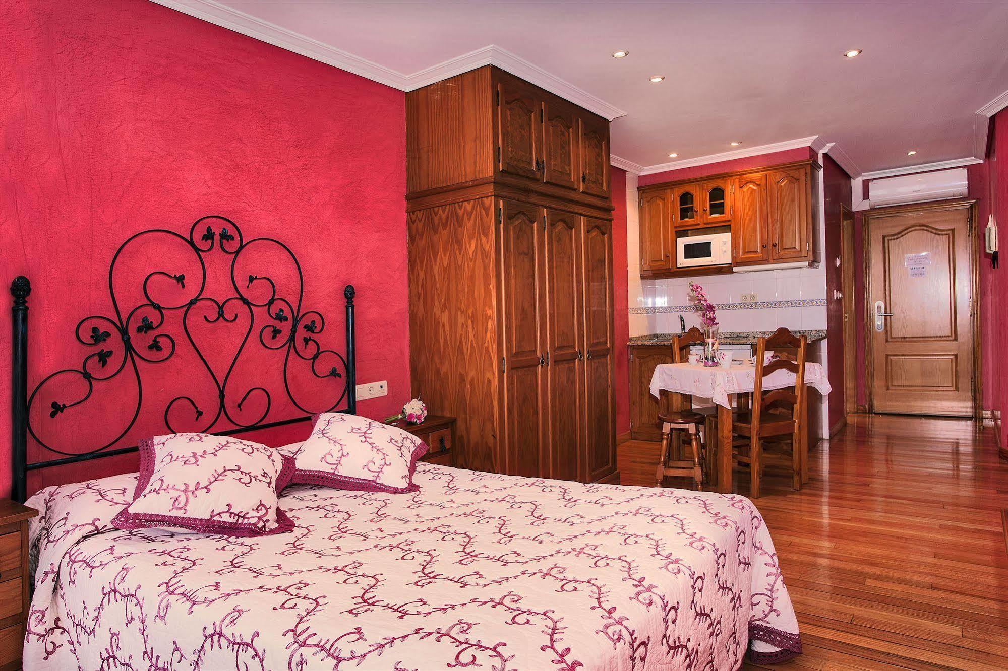 Hotel Alda Puerta Del Sol Comarca de Comarca de Vigo Buitenkant foto